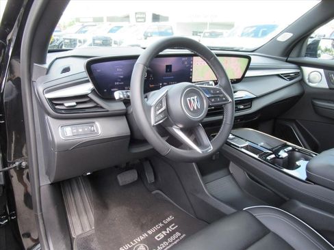 Certified 2025 Buick Enclave Avenir FWD image 18