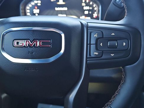 Used 2025 GMC Sierra 2500 AT4 image 17