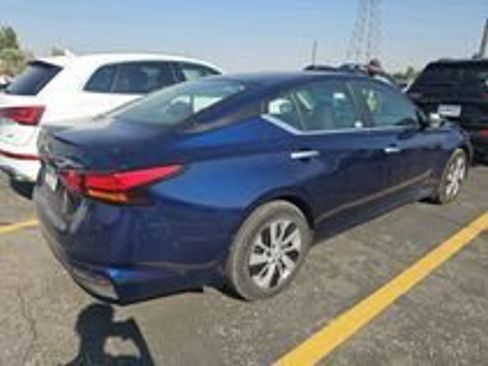 Used 2024 Nissan Altima 2.5 S FWD image 13