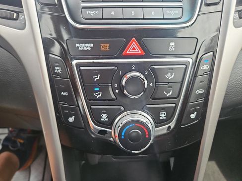 Used 2013 Hyundai Elantra GT image 28