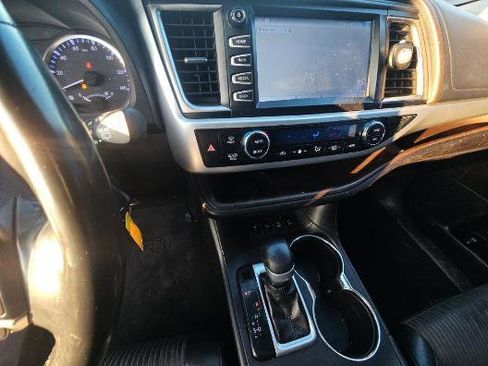 Used 2018 Toyota Highlander Plus image 12