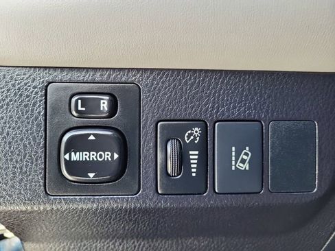 Used 2017 Toyota RAV4 Limited w/ Protection Package image 24