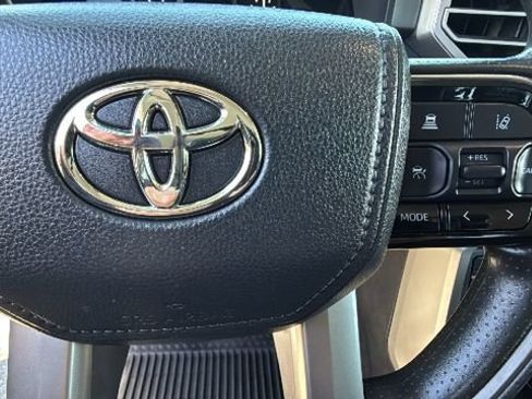 Used 2022 Toyota Tundra SR5 w/ SR5 Convenience Package AWD/4WD image 20