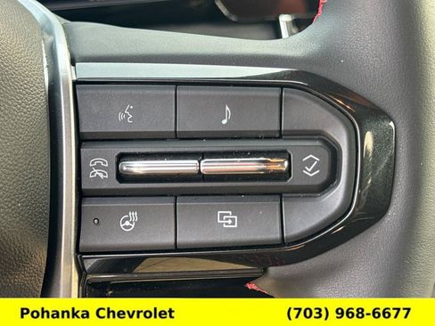 Used 2025 Chevrolet Colorado Z71 w/ Z71 Convenience Package 2 AWD/4WD image 12