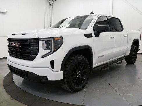 Used 2023 GMC Sierra 1500 Elevation AWD/4WD image 3