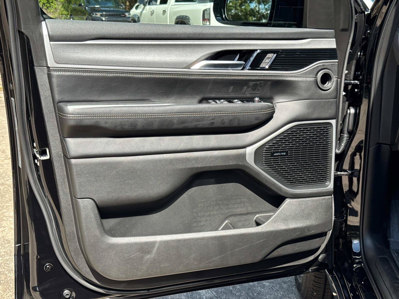 New 2026 Jeep Grand Wagoneer 2WD w/ Premium Group I image 18