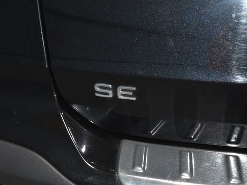 Used 2024 Volkswagen Taos SE AWD/4WD image 28