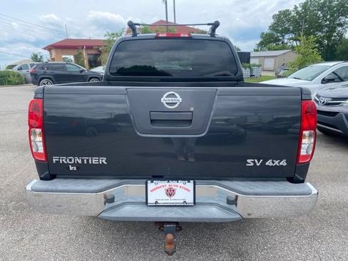 Used 2012 Nissan Frontier SV AWD/4WD image 5