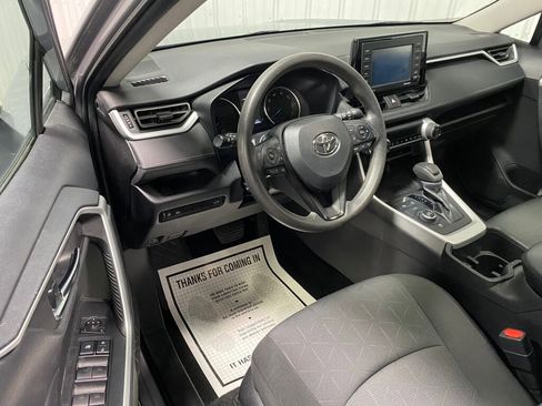 Used 2022 Toyota RAV4 XLE image 2