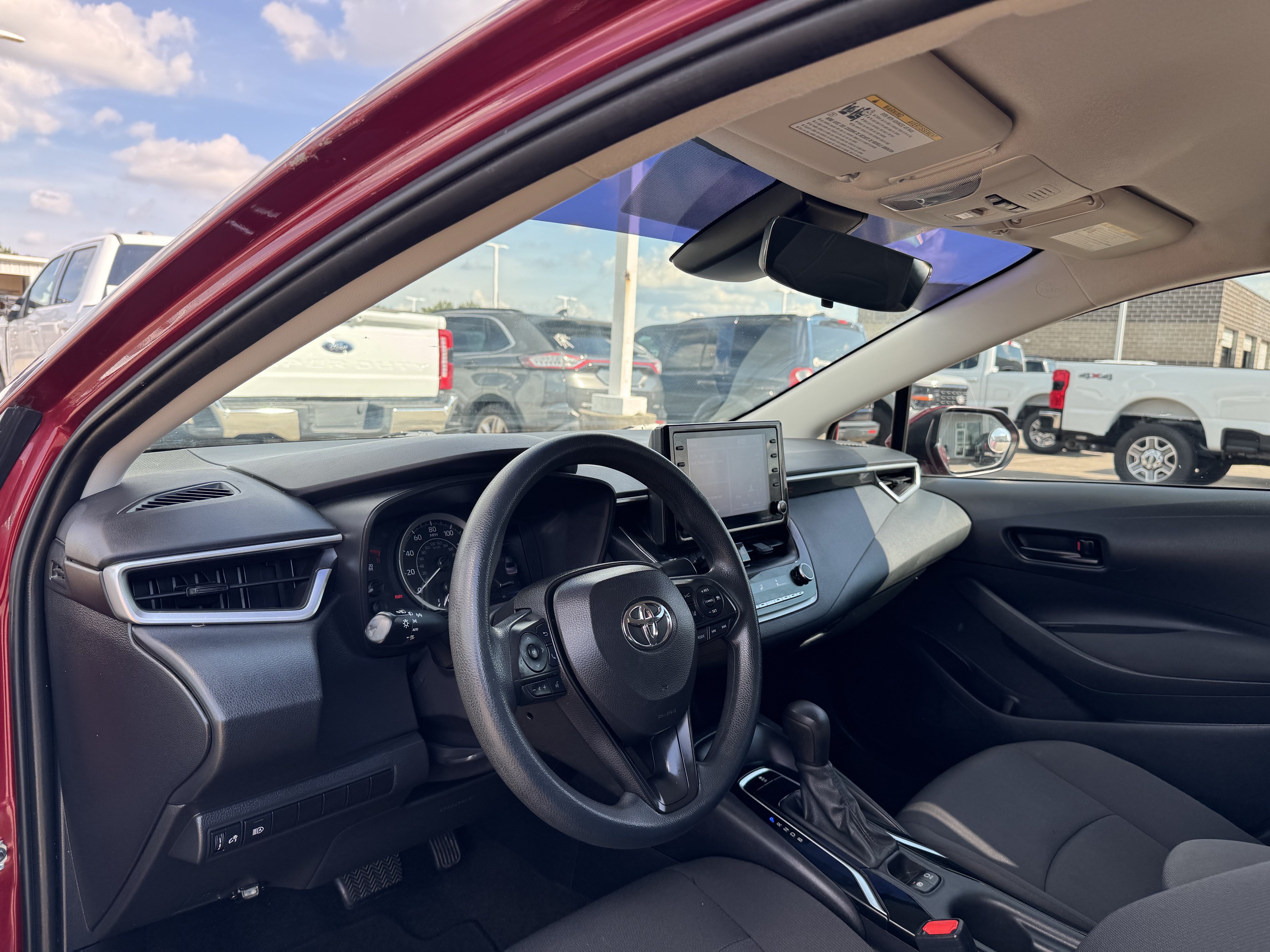 Used 2022 Toyota Corolla LE FWD image 17