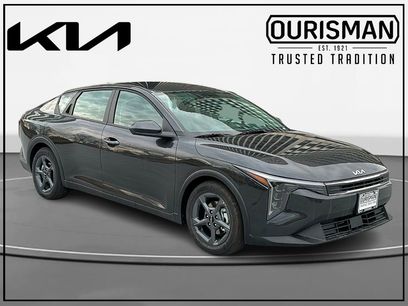 New 2025 Kia K4 LXS