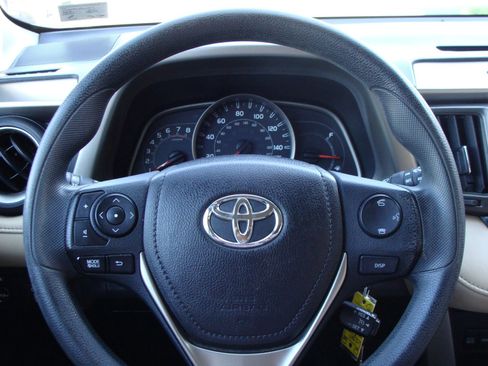 Used 2013 Toyota RAV4 XLE image 15