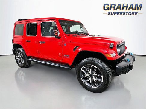 Used 2024 Jeep Wrangler Unlimited w/ Convenience Group AWD/4WD image 1