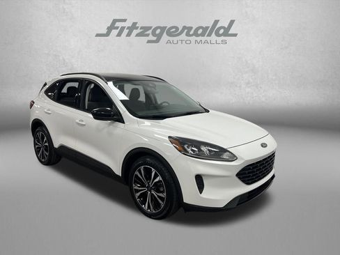 Used 2021 Ford Escape SE w/ SE Sport Appearance Package image 9