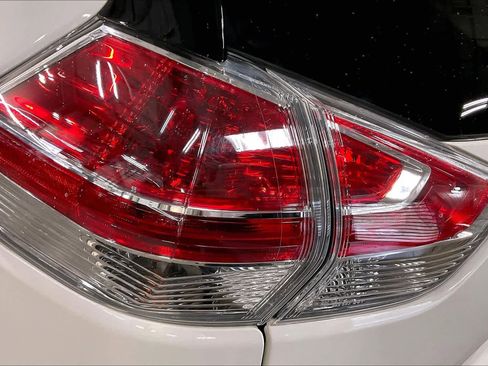 Used 2016 Nissan Rogue SL w/ SL Premium Package AWD/4WD image 29