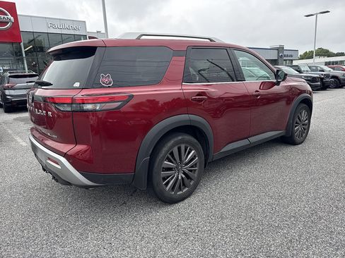 Certified 2024 Nissan Pathfinder SL w/ SL Premium Package AWD/4WD image 3