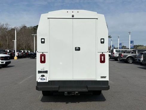 New 2025 Ford E-350 and Econoline 350 Super Duty w/ Power Equipment Group RWD image 4