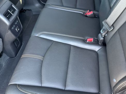 Used 2023 Chevrolet Equinox Premier FWD image 13