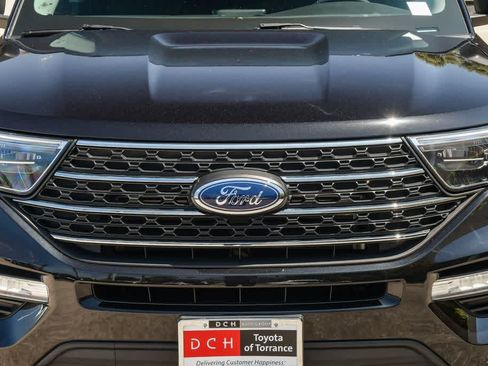 Used 2023 Ford Explorer XLT w/ Equipment Group 202A RWD image 5