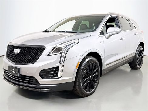 New 2026 Cadillac XT5 Luxury w/ LPO, ONYX Package image 1