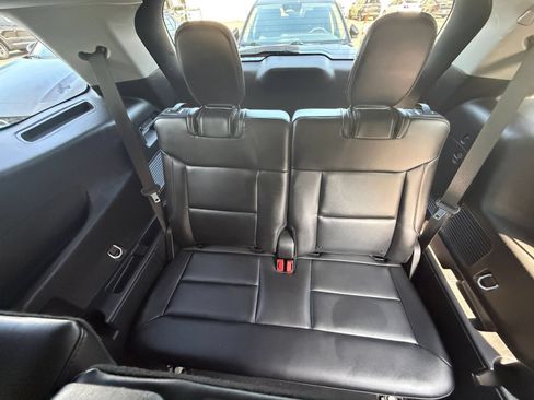 Used 2024 Ford Explorer XLT w/ Equipment Group 202A RWD image 29