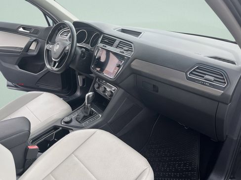 Used 2019 Volkswagen Tiguan SE w/ 3rd Row Seat Package image 15