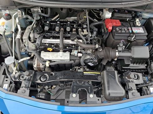 Used 2024 Nissan Versa SR FWD image 27