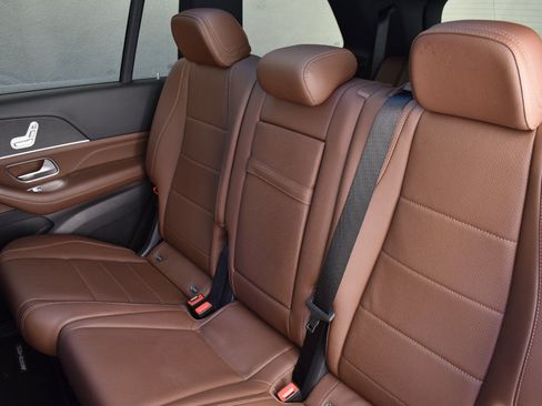 Used 2025 Mercedes-Benz GLS 450 4MATIC w/ AMG Line Exterior image 20