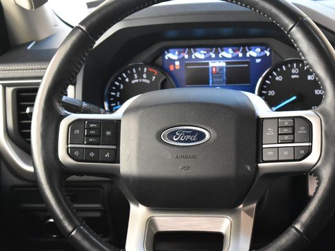 Used 2024 Ford Expedition XLT image 35
