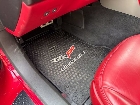 Used 2005 Chevrolet Corvette Coupe w/ Preferred Equipment Group RWD image 14
