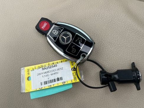 Used 2009 Mercedes-Benz S 550 4MATIC image 36