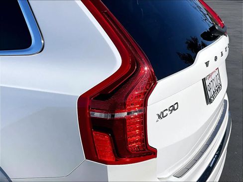 Used 2024 Volvo XC90 T8 Ultimate w/ Protection Package Premier image 33