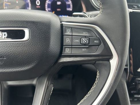 Used 2024 Jeep Grand Cherokee L Laredo image 31