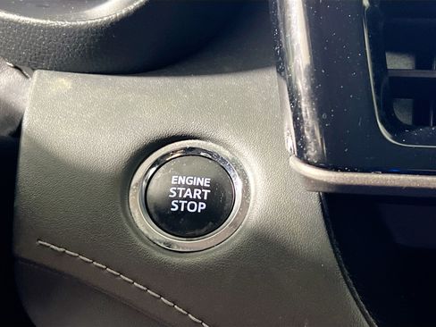 Used 2023 Toyota Highlander FWD image 16