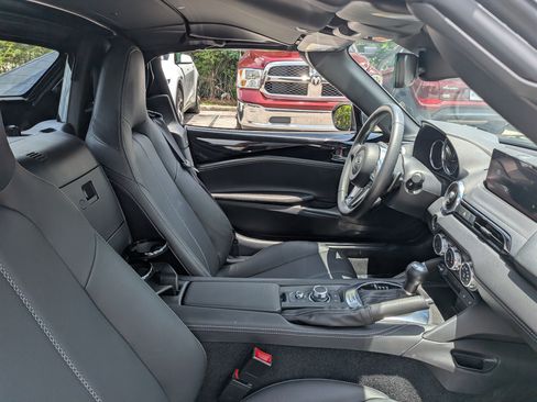 Used 2024 MAZDA MX-5 Miata RF Grand Touring w/ Weather Package RWD image 15