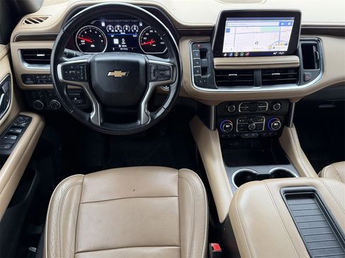 Used 2021 Chevrolet Tahoe Premier w/ Premium Package image 12