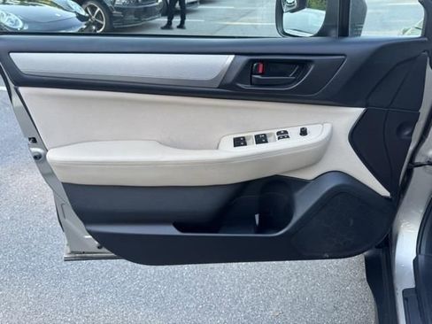 Used 2018 Subaru Outback 2.5i image 15