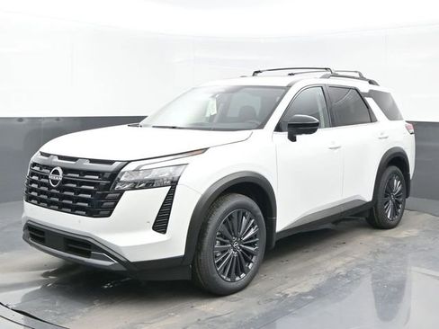 New 2026 Nissan Pathfinder SL w/ SL Premium Package image 1