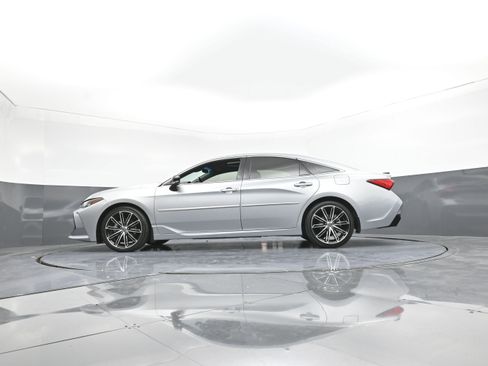 Used 2022 Toyota Avalon Touring image 31