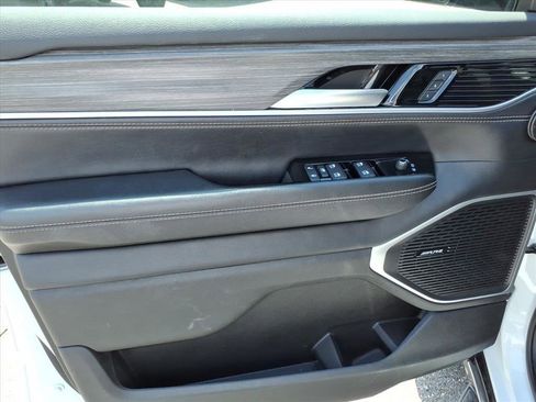 Used 2024 Jeep Wagoneer Series II AWD/4WD image 14