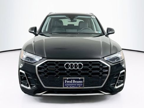 Used 2023 Audi Q5 2.0T Premium w/ Convenience Package AWD/4WD image 2