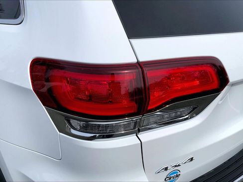 Used 2022 Jeep Grand Cherokee Limited image 26