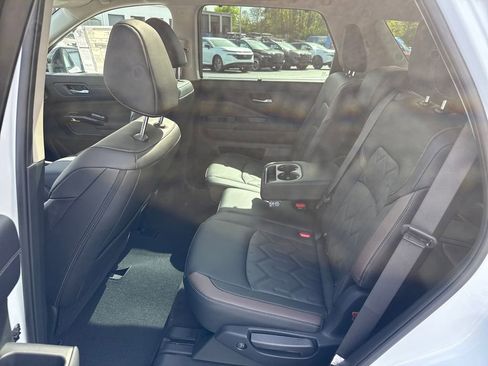 New 2026 Nissan Pathfinder Platinum FWD image 25