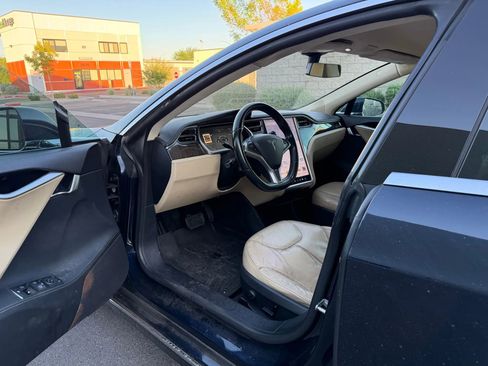 Used 2013 Tesla Model S image 10