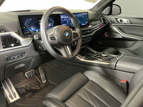 Certified 2025 BMW X7 M60i AWD/4WD image 21