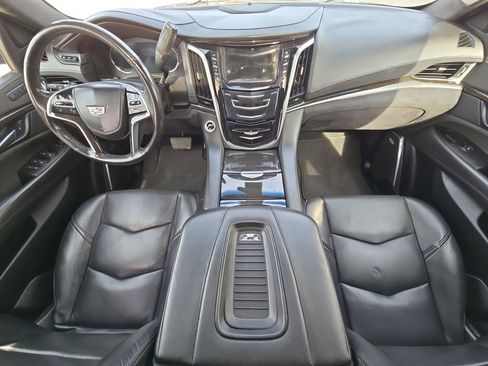 Used 2019 Cadillac Escalade Platinum image 21