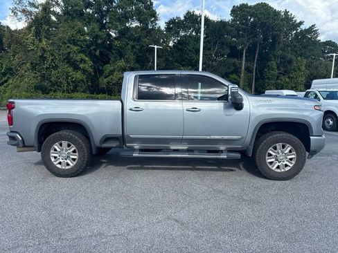 Used 2024 Chevrolet Silverado 2500 High Country w/ Technology Package AWD/4WD image 2
