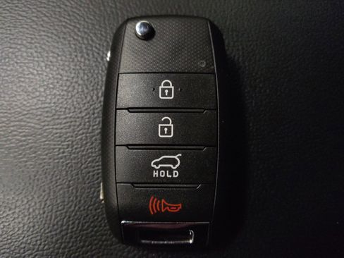 Used 2020 Kia Sorento LX image 32