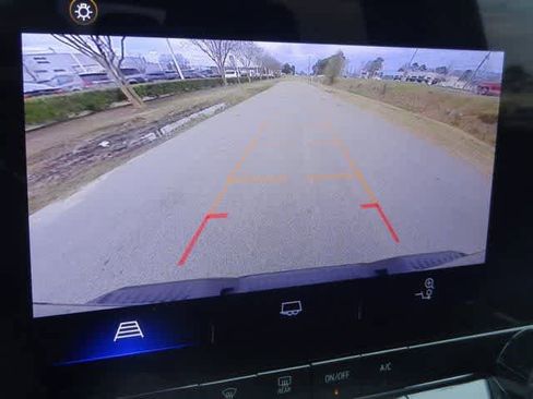 Used 2024 Chevrolet Colorado Z71 w/ Advanced Trailering Package image 32