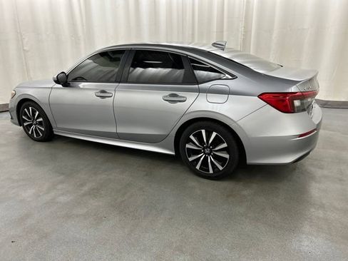 Used 2022 Honda Civic EX image 3